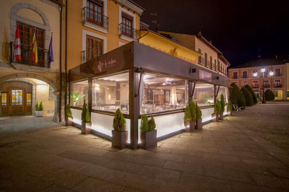 Aroi Bierzo Plaza Hotel 3*