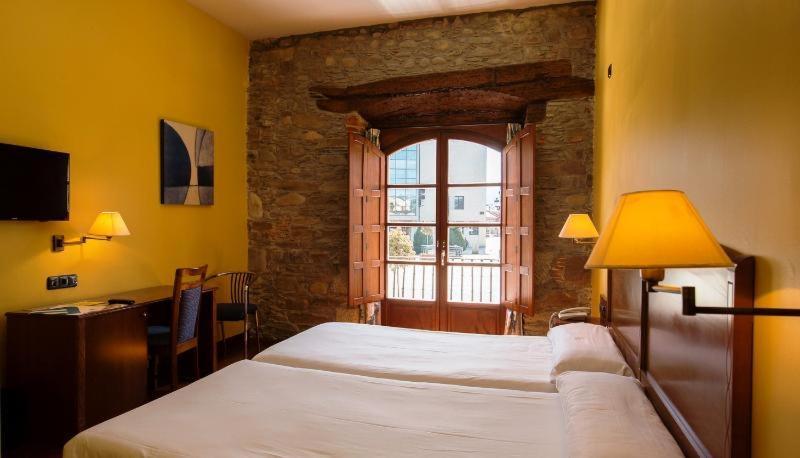 Aroi Bierzo Plaza 3*